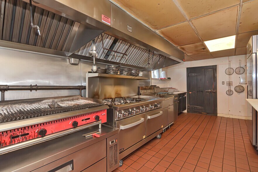 More Photos Of 25 Grafton, Grafton Restaurant For Sale