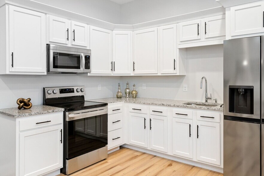 More Photos Of 1110 Logan St, Louisville Storefront Retail Residential For Sale