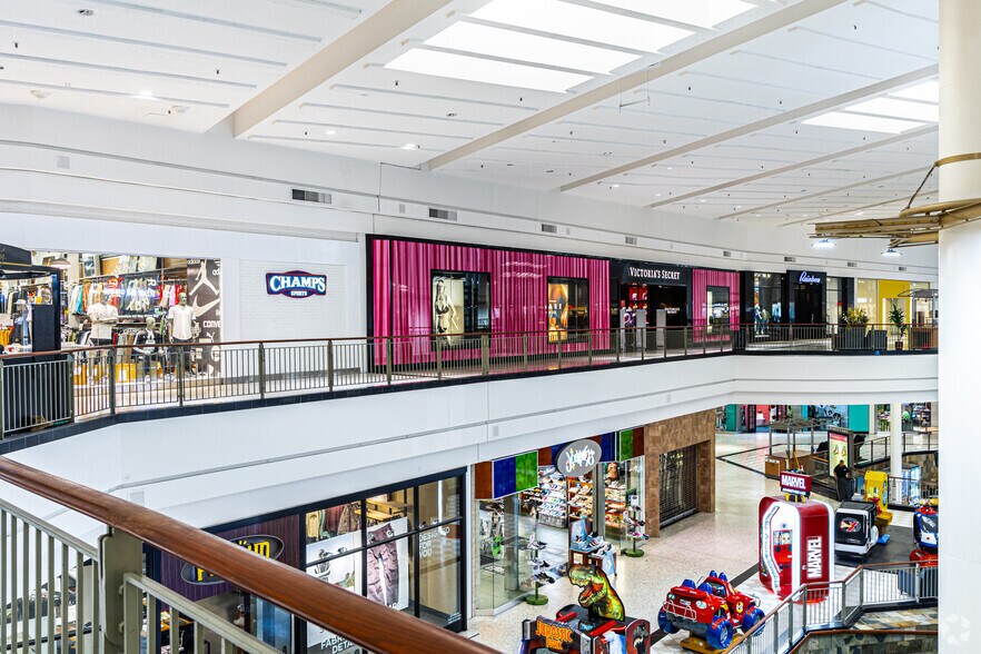 More Photos Of 18813 E 39th St, Independence Unknown For Lease