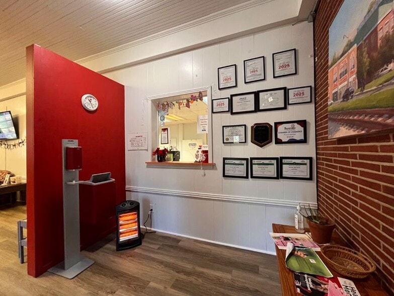 More Photos Of 409 Carthage St, Sanford Medical For Sale