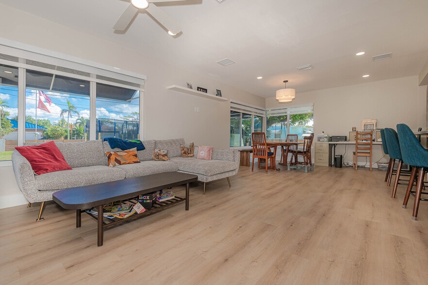 More Photos Of 302 SW 2nd Ave, Dania Beach Multifamily For Sale