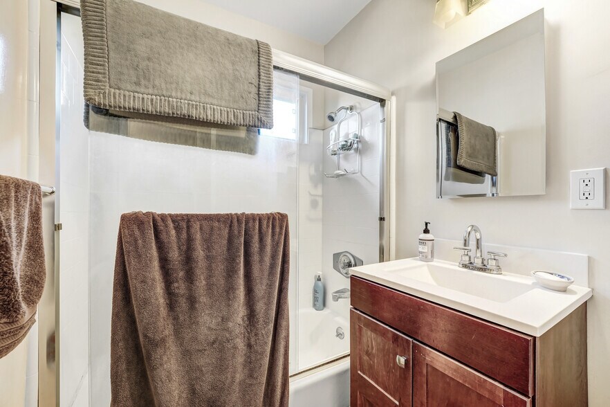 More Photos Of 14728 Magnolia Blvd, Sherman Oaks Apartments For Sale