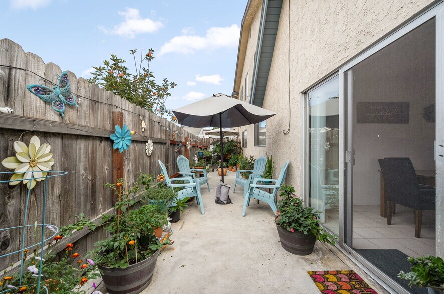 More Photos Of 1070 Freeman Ave, Long Beach Apartments For Sale