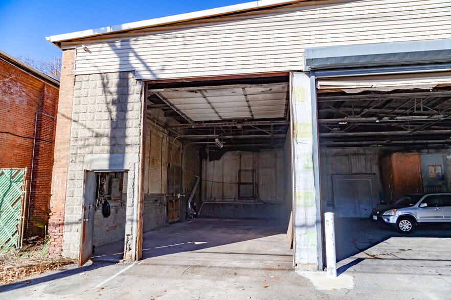 More Photos Of 1698 Main St, Peekskill Manufacturing For Lease
