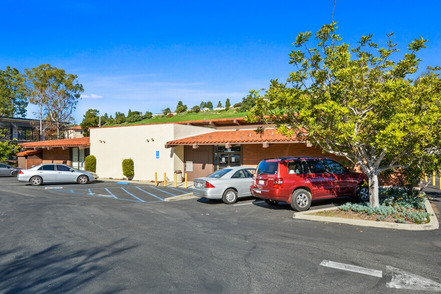 More Photos Of 811-897 Silver Spur Rd, Rolling Hills Estates Unknown For Lease