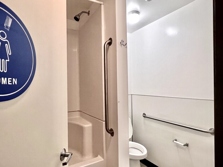 More Photos Of 144 E Santa Clara St, Arcadia Warehouse For Lease