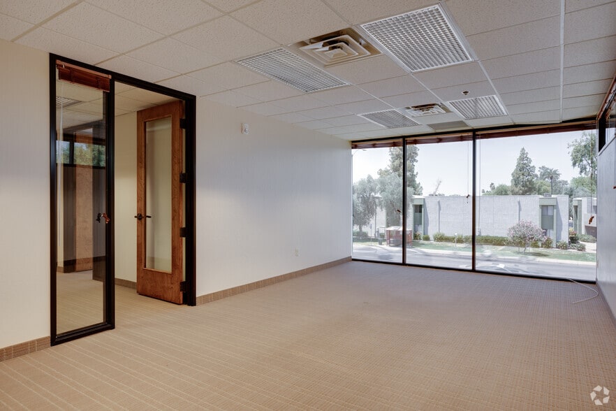 More Photos Of 1811 S Alma School Rd, Mesa Unknown For Lease