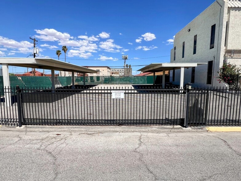 More Photos Of 844 E Sahara Ave, Las Vegas Loft Creative Space For Lease