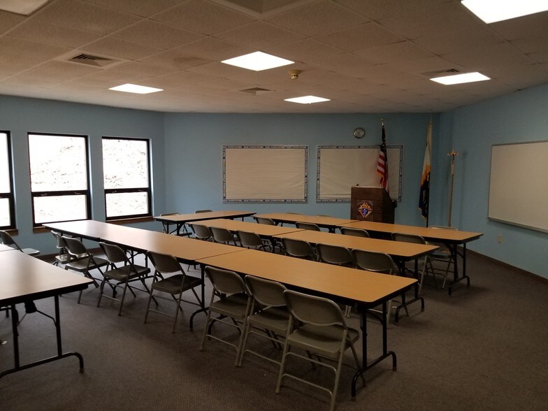 More Photos Of 450 W Todd St, Hamden Specialty For Sale