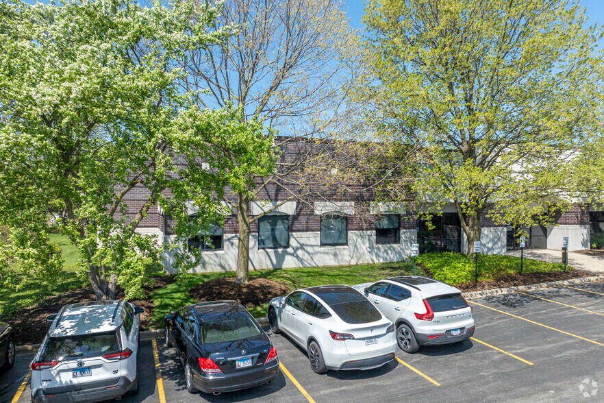More Photos Of 565 Lakeview Pky, Vernon Hills Medical For Sale