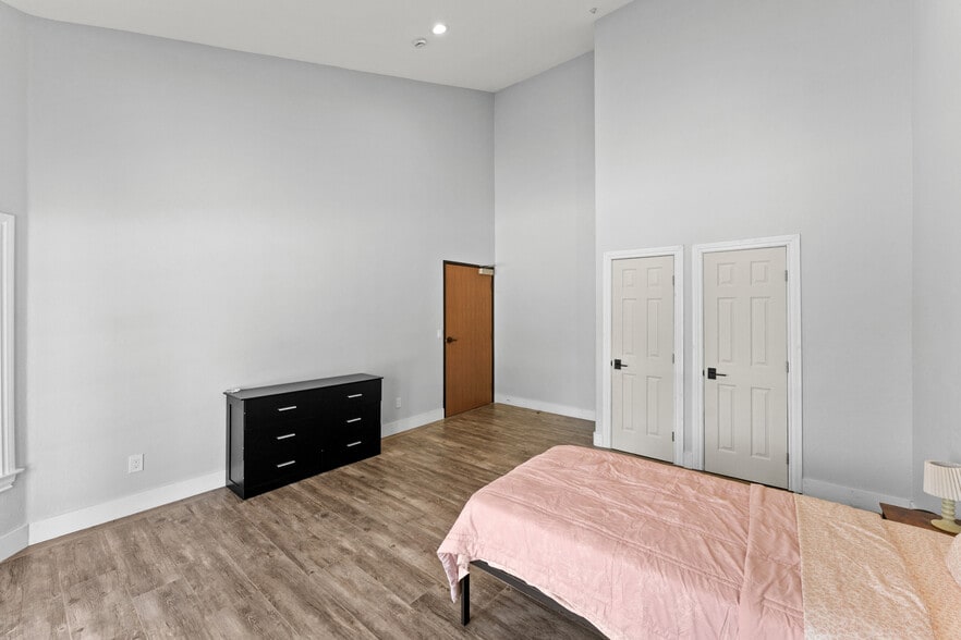 More Photos Of 12908 South Ln, Redlands Healthcare For Sale