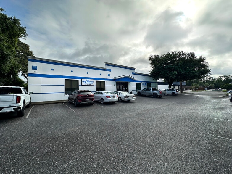 More Photos Of 702 Mall Blvd, Savannah Loft Creative Space For Lease