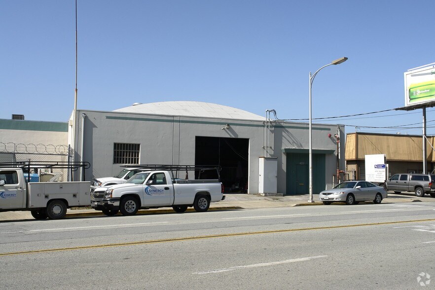 More Photos Of 2466 Bay Rd, Redwood City Warehouse For Lease