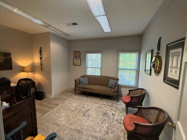 More Photos Of 4 Lenox Pointe NE, Atlanta Office For Sale