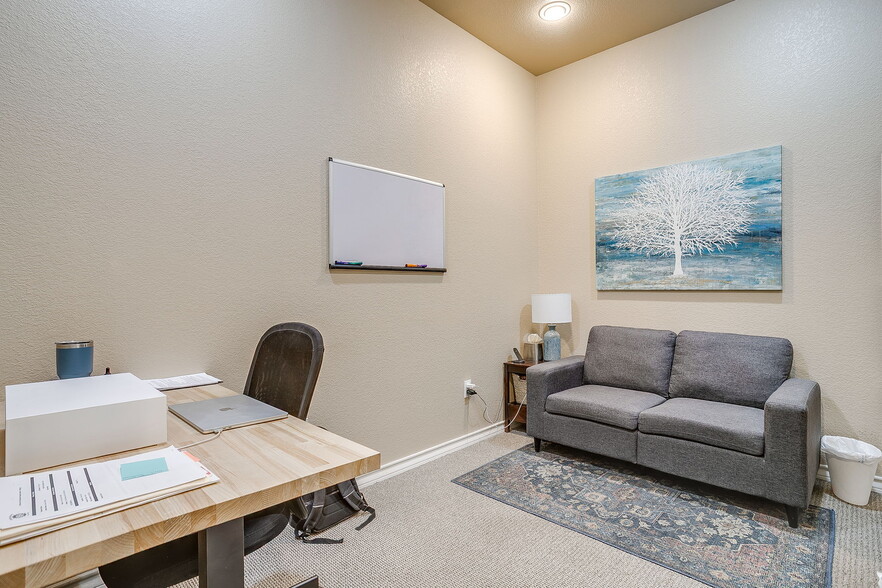 More Photos Of 1318 John Jones Dr, Burleson Office For Sale