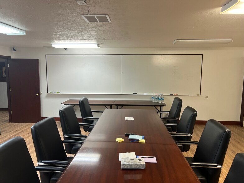 More Photos Of 887 S Orem Blvd, Orem Office For Sale