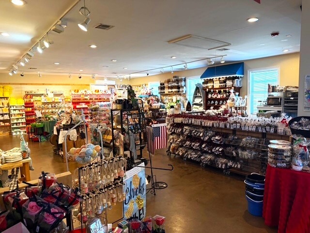 More Photos Of 3905 Fernandina Rd, Columbia Freestanding For Sale