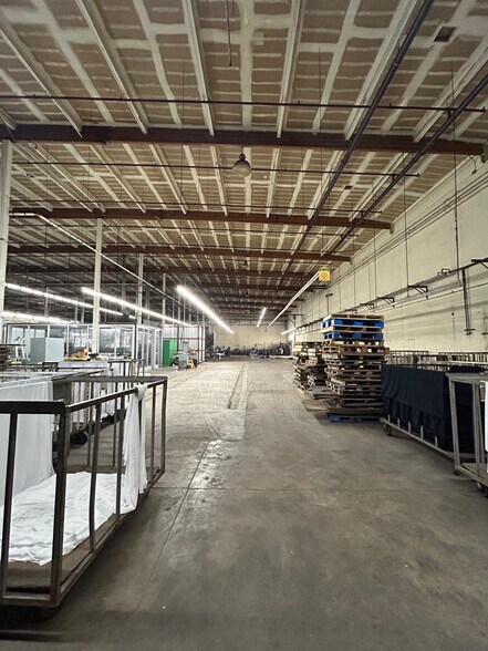 More Photos Of 2303 E 11th St, Los Angeles Warehouse For Lease