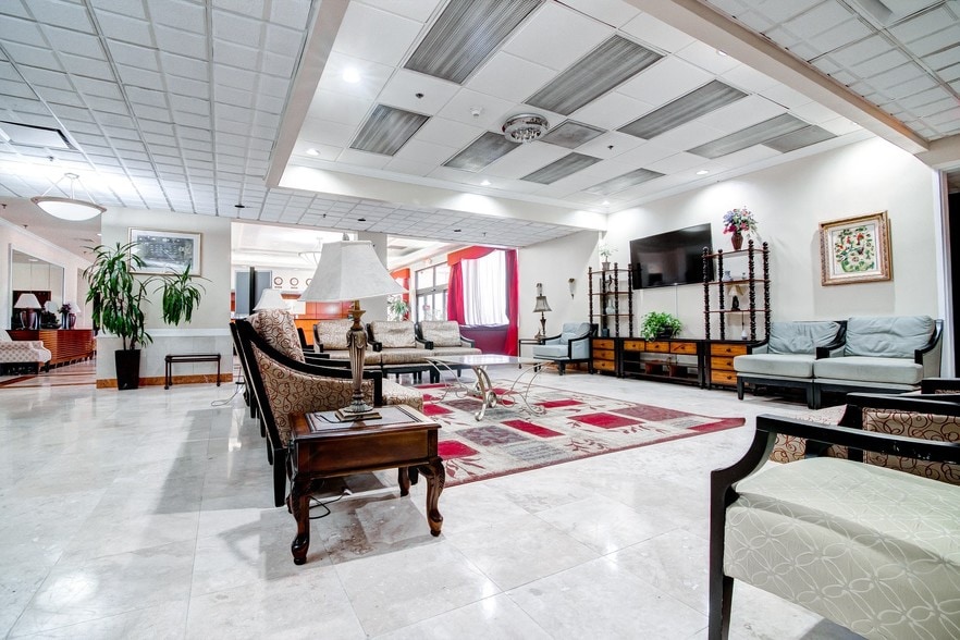 More Photos Of 5010 Old National Hwy, Atlanta Hotel For Sale