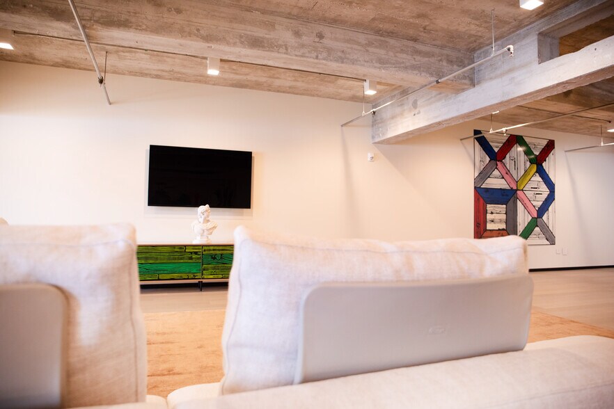 More Photos Of 605 Lincoln Rd, Miami Beach Office Residential For Lease