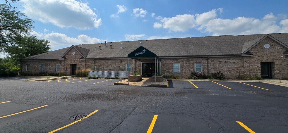 More Photos Of 3939 N Wilke Rd, Arlington Heights Office For Lease