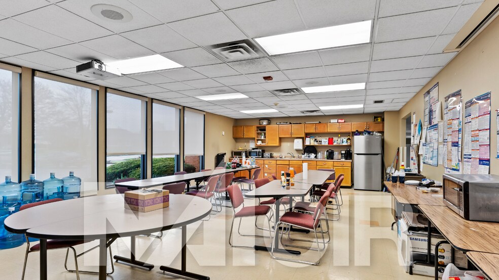 More Photos Of 27 Brookwood Ave, Carlisle Office For Sale