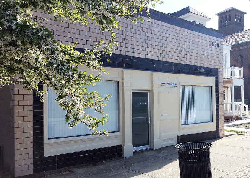 More Photos Of 1689 E Main St, Columbus Office Residential For Lease