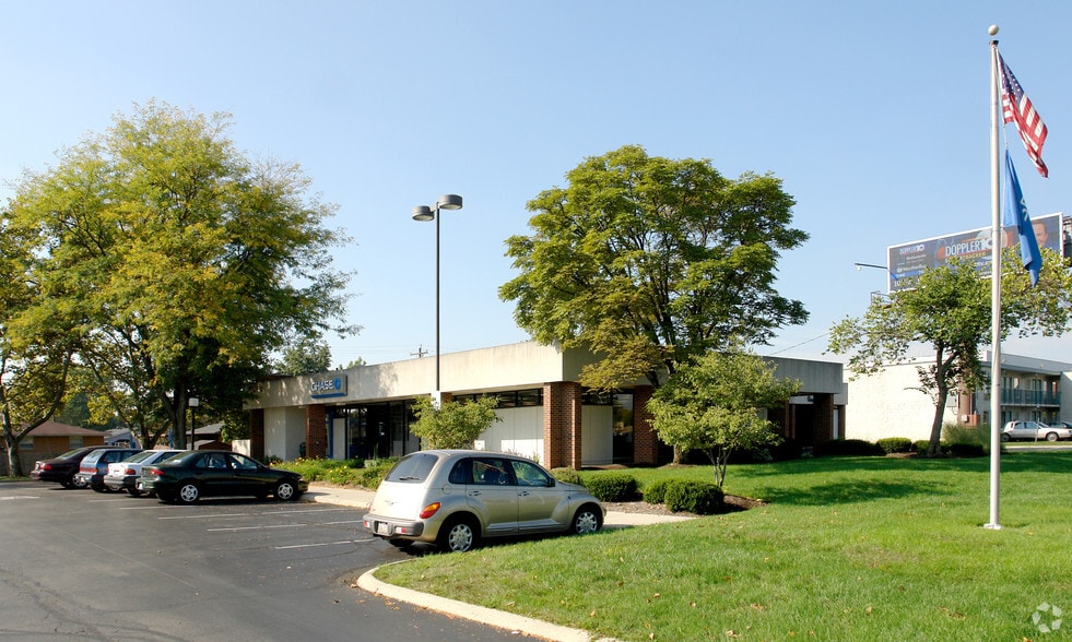 More Photos Of 1325 E Dublin Granville Rd, Columbus Bank For Sale