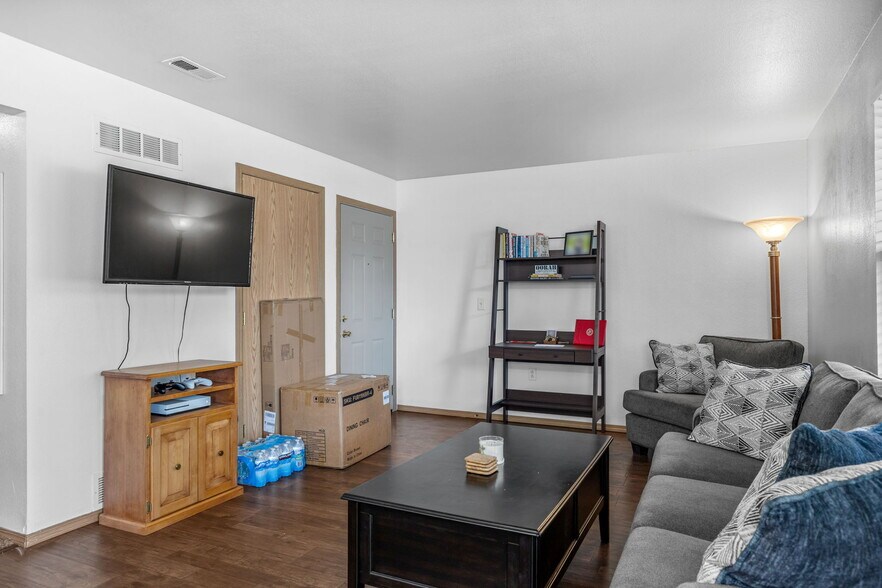 More Photos Of 1805 E Overland Rd, Meridian Apartments For Sale