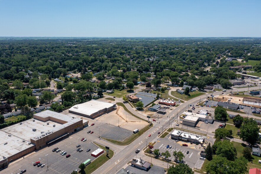 1315 W Galena Ave, Freeport, IL 61032 Retail