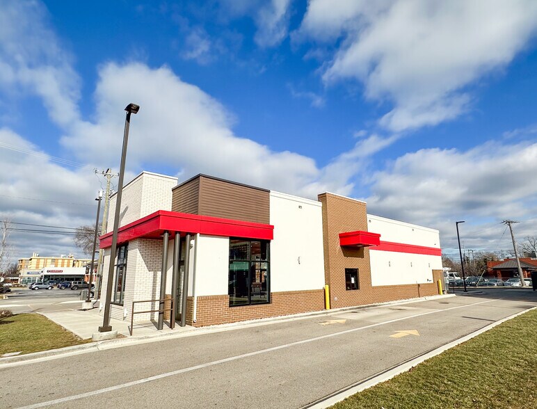 More Photos Of 1401 Lee St, Des Plaines Fast Food For Lease