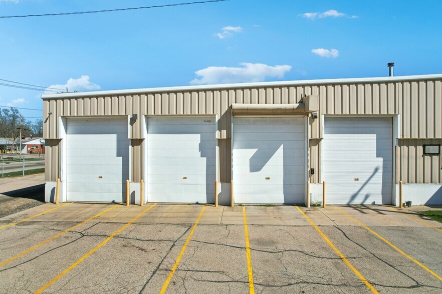 More Photos Of 2211 Fordem Ave, Madison Industrial For Sale