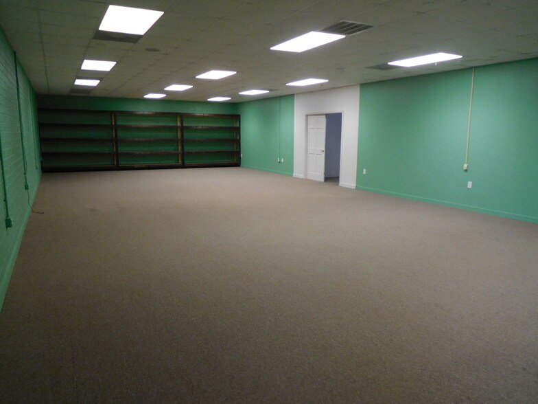 More Photos Of 1225 W Market Center Dr, High Point Warehouse For Sale