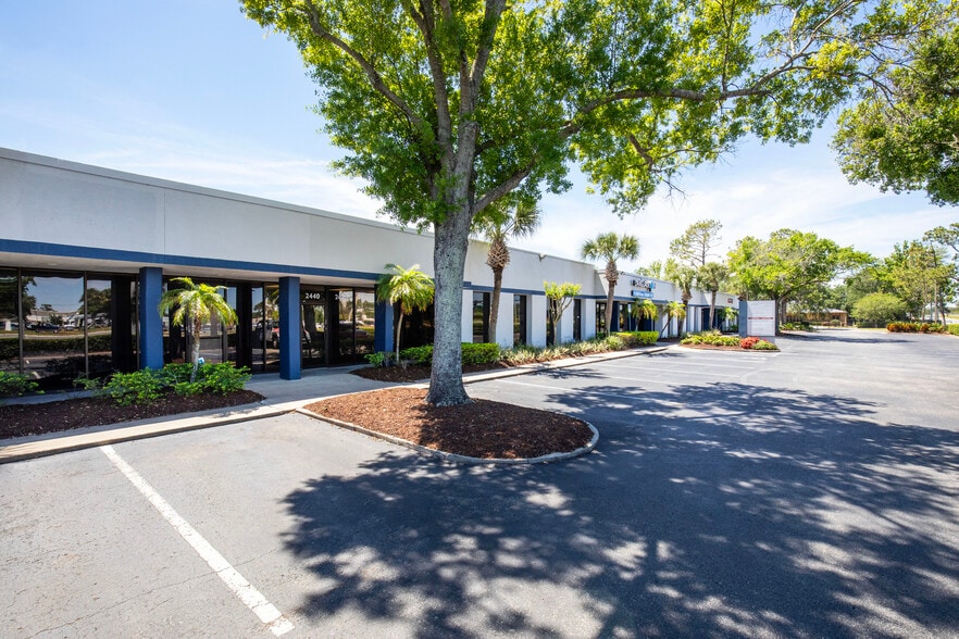 More Photos Of 2430-2492 Sand Lake Rd, Orlando Flex For Lease