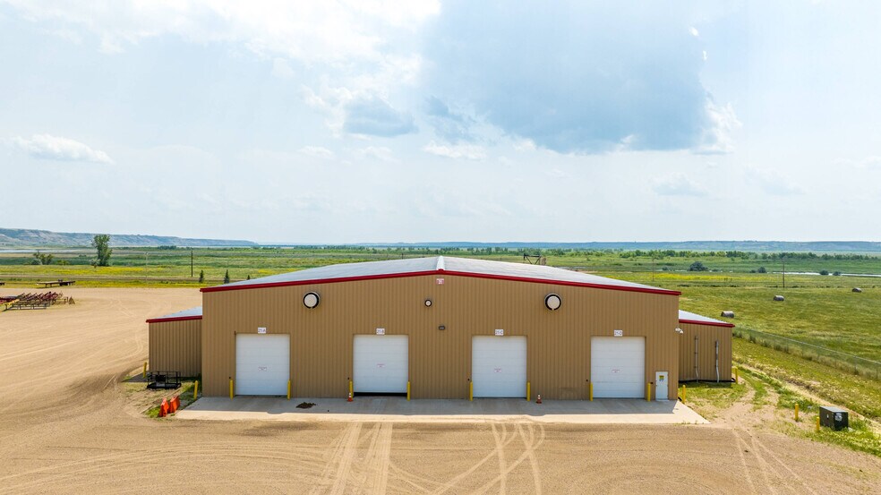 More Photos Of 611 37th Ave SE, Williston Warehouse For Sale