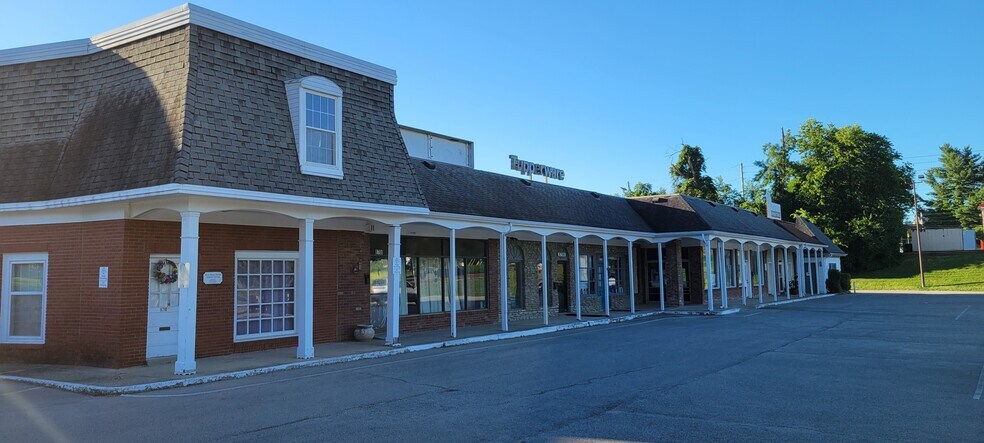 More Photos Of 8704 Bayberry Pl, Louisville Storefront For Lease