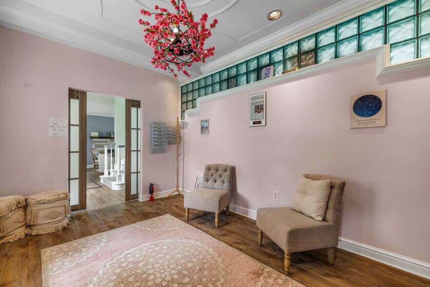 More Photos Of 1841 Universal Rd, Pittsburgh Office For Sale