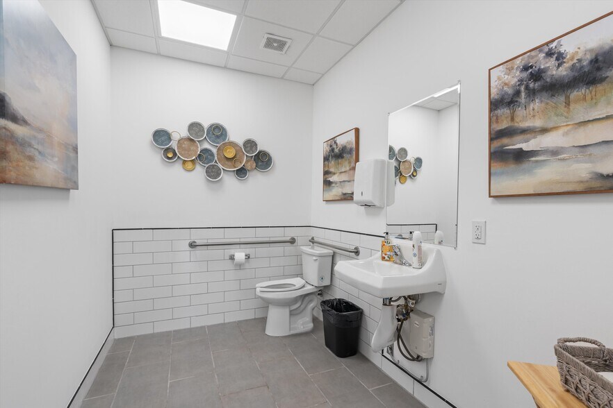 More Photos Of 503 E Palm Valley Blvd, Round Rock Medical For Lease