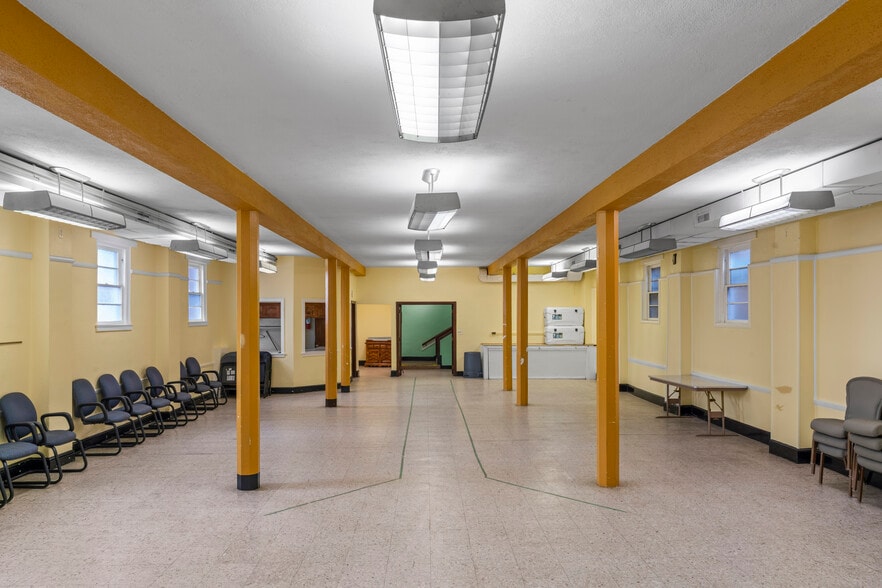 More Photos Of 4347 Arlington Blvd, Arlington Religious Facility For Sale