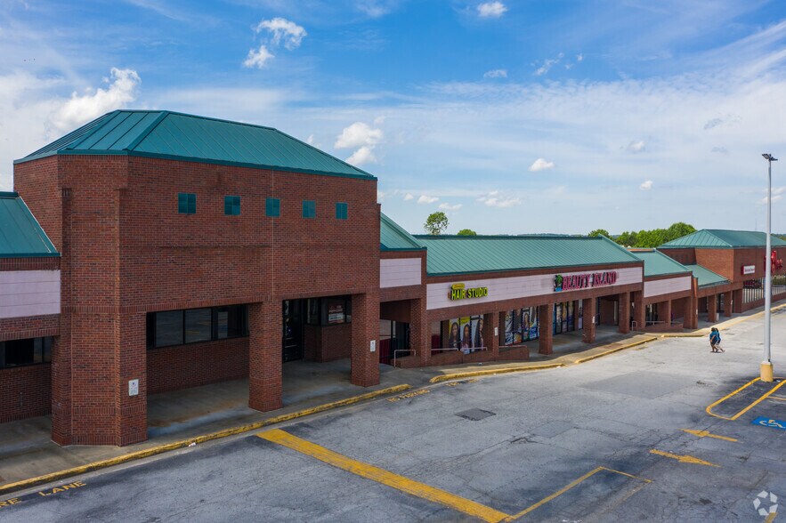 More Photos Of 2165 Fairburn Rd, Douglasville Unknown For Lease