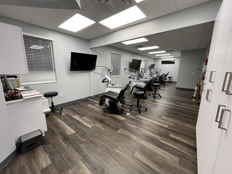 More Photos Of 6905-6907 W Waters Ave, Tampa Medical For Sale