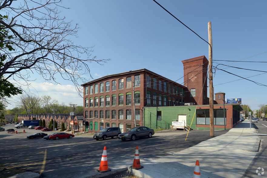 More Photos Of 560 Mineral Spring Ave, Pawtucket Warehouse For Lease