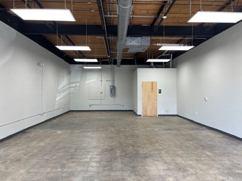 More Photos Of 1421 2nd St NE, Hickory Storefront Retail Office For Lease