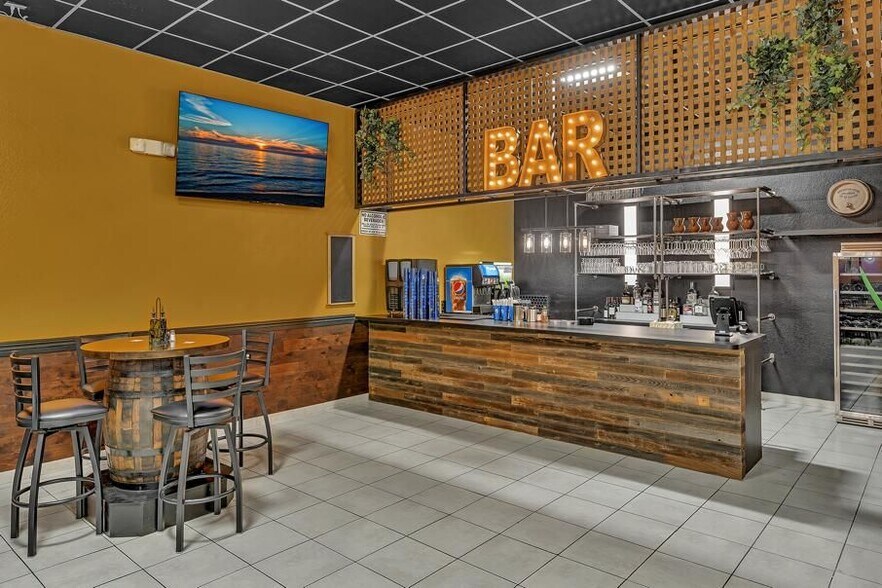 More Photos Of 17 NE 1st Rd, Homestead Storefront Retail Office For Sale