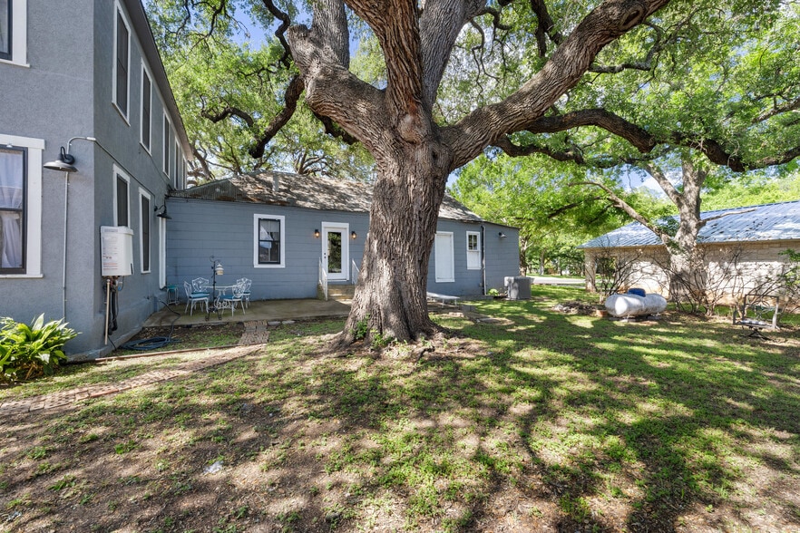 More Photos Of 201 Nugent Ave ave, Johnson City Hotel For Sale