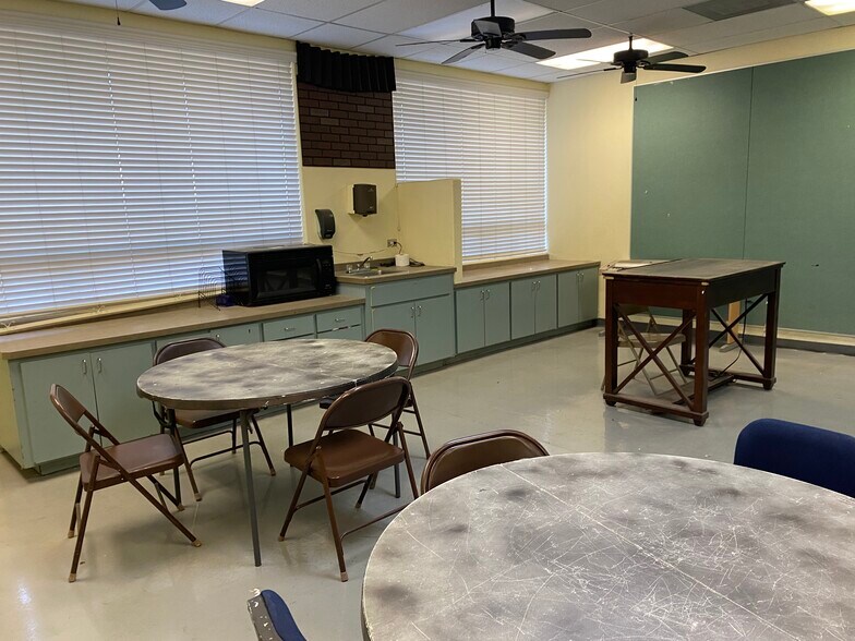 More Photos Of 630 W 17th Pl, Tempe Schools For Lease