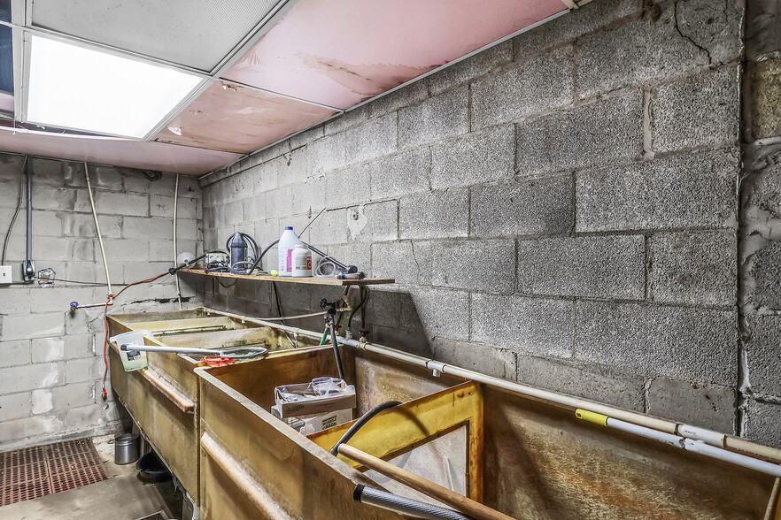 More Photos Of 2550 Parks Mill Rd, Buckhead Morgan Service Station For Sale