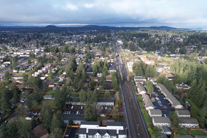 More Photos Of 17440 E Burnside St, Portland Apartments For Sale