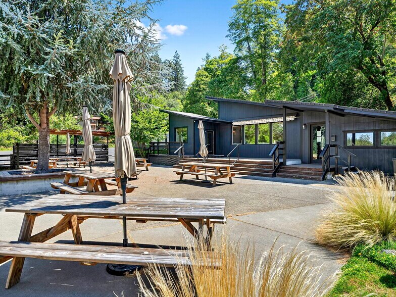 More Photos Of 16451 Golf rd, Cobb Golf Course Driving Range For Lease