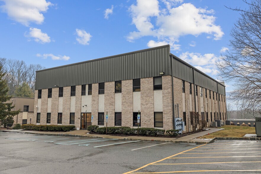 More Photos Of 230 US Highway 206, Flanders Medical For Lease